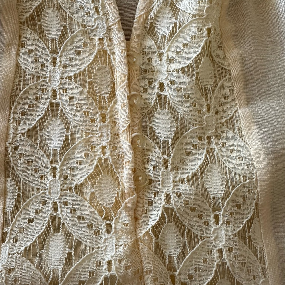 Zac & Rachel Medium Yellow pullover top w/ 3/4 sleeves a lace embellishment NWT - Picture 3 of 10
